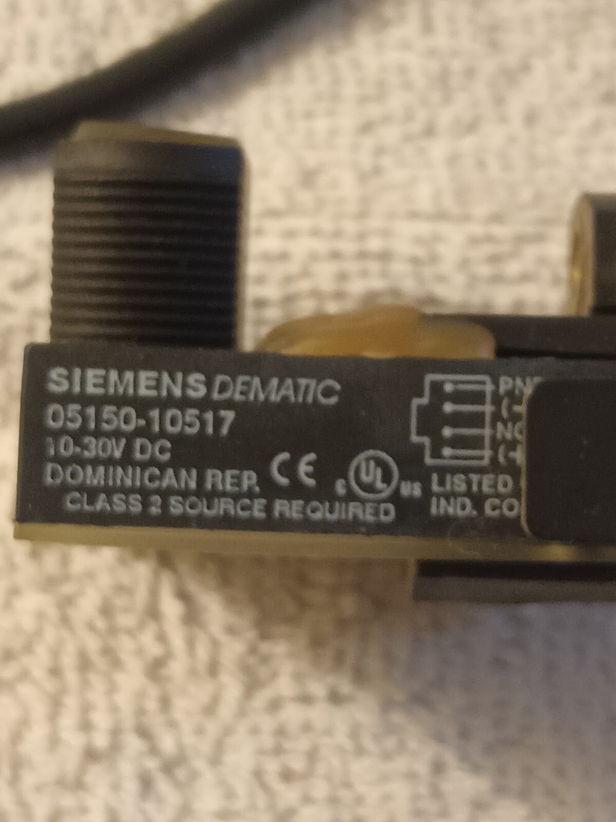 Siemens Dematic Retroreflective Sensor 05150-10517 w 01631-00107 Mounting Bracke