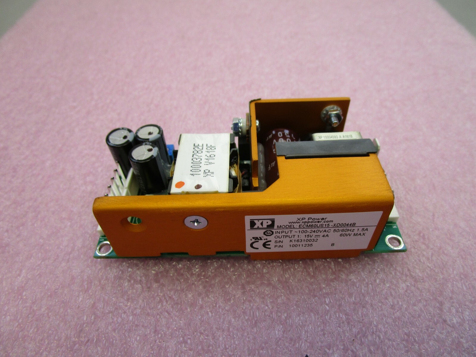 XP POWER ECM60US15 / XD0044B 10011235 AC/DC CONVERTER 15V 60W NEW