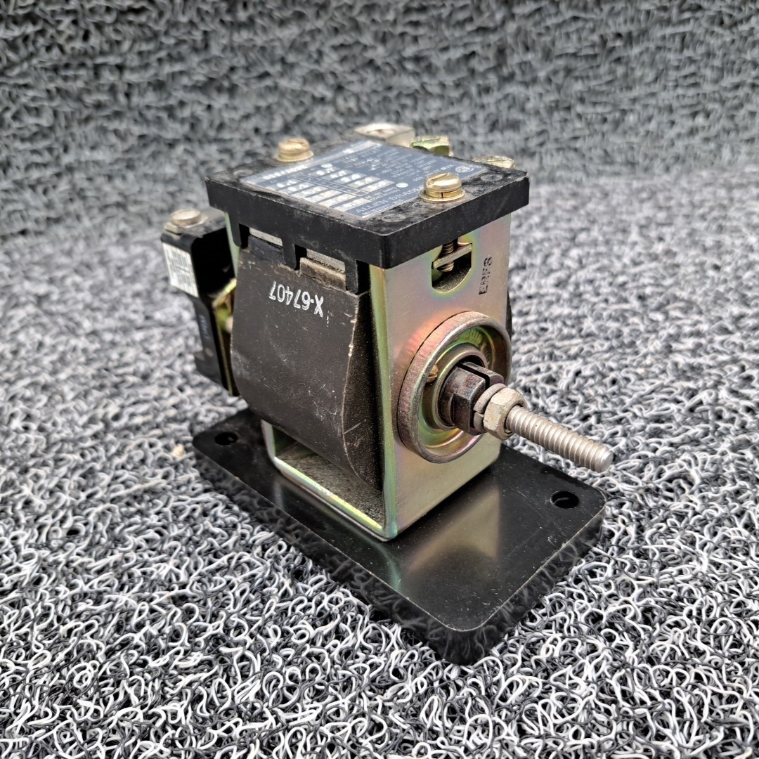 Allen Bradley 809-A03E Instantaneous Trip Relay 120-600V-AC