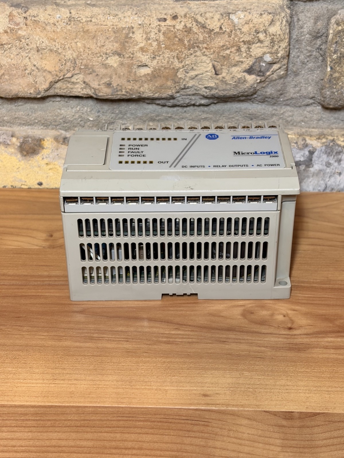 Allen-Bradley 1761-L16BWA Series C Micrologix 1000 I/O PLC Module 1761L16BWA