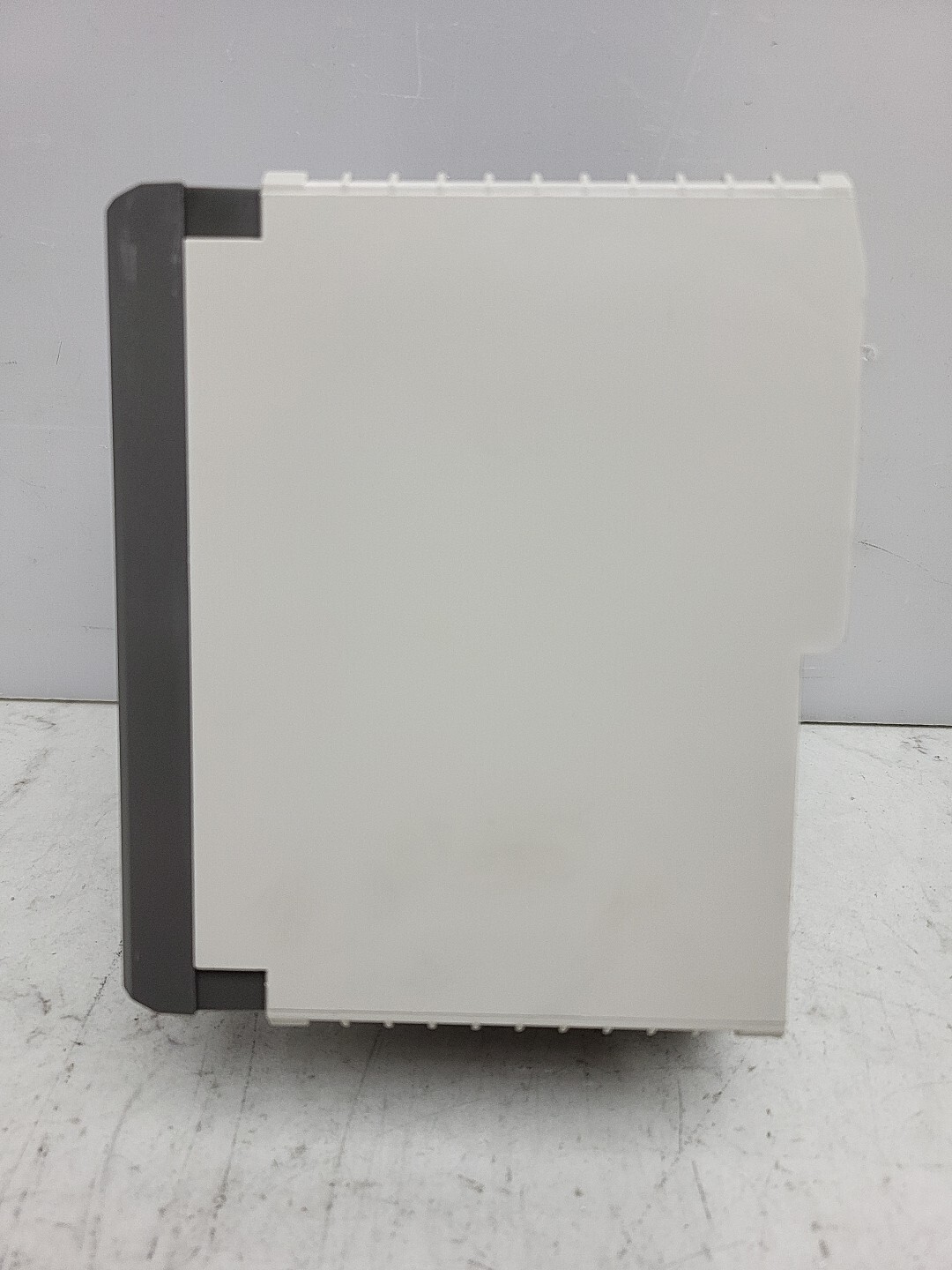 Schneider PC-E984-275 Modicon TSX Compact CPU Ports 2 MODBUS 1 MODBUS+