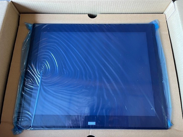 IDEC HG5G-VFXT22MF-B Programmable Display 15″ TFT 65K Black Bezel NEW