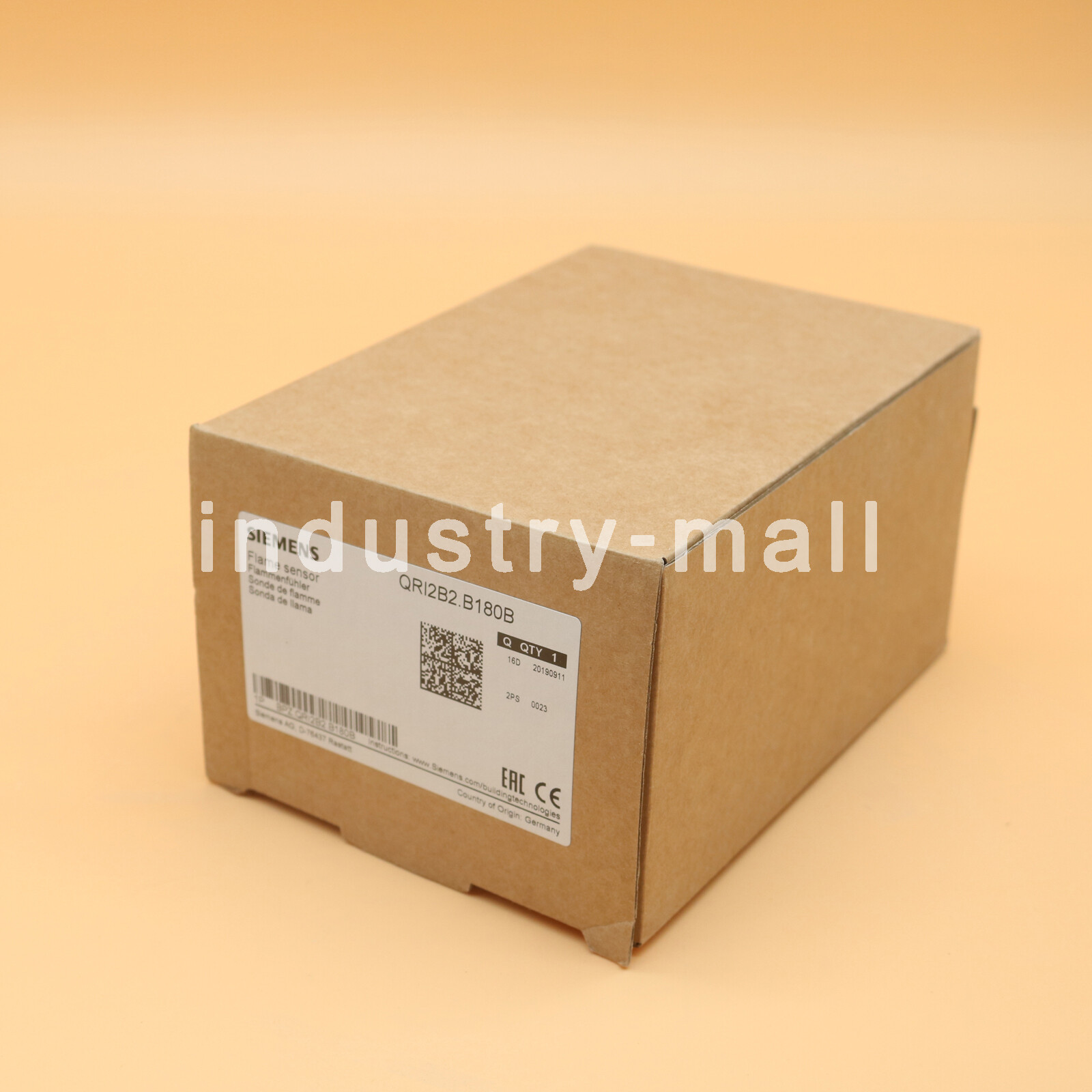 New IN BOX Siemens flame detector QRI2B2.B180B QRI2B2.B180B 1 year warranty