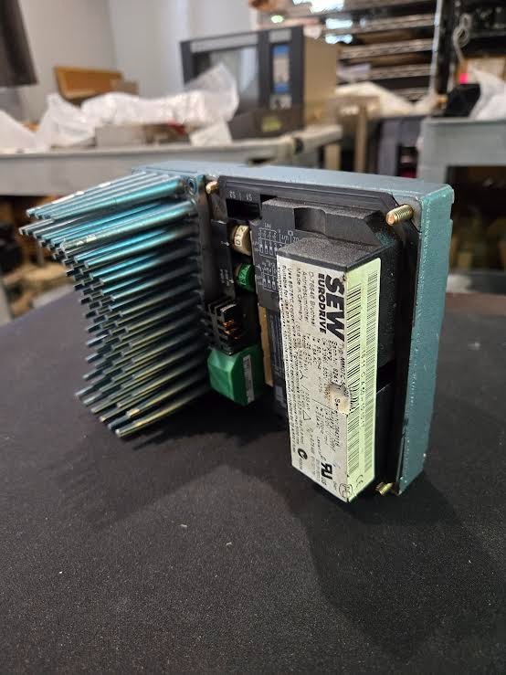 SEW Eurodrive MM07C-503-00 0,75kW 08241171 Drive Inverter Used USA $199