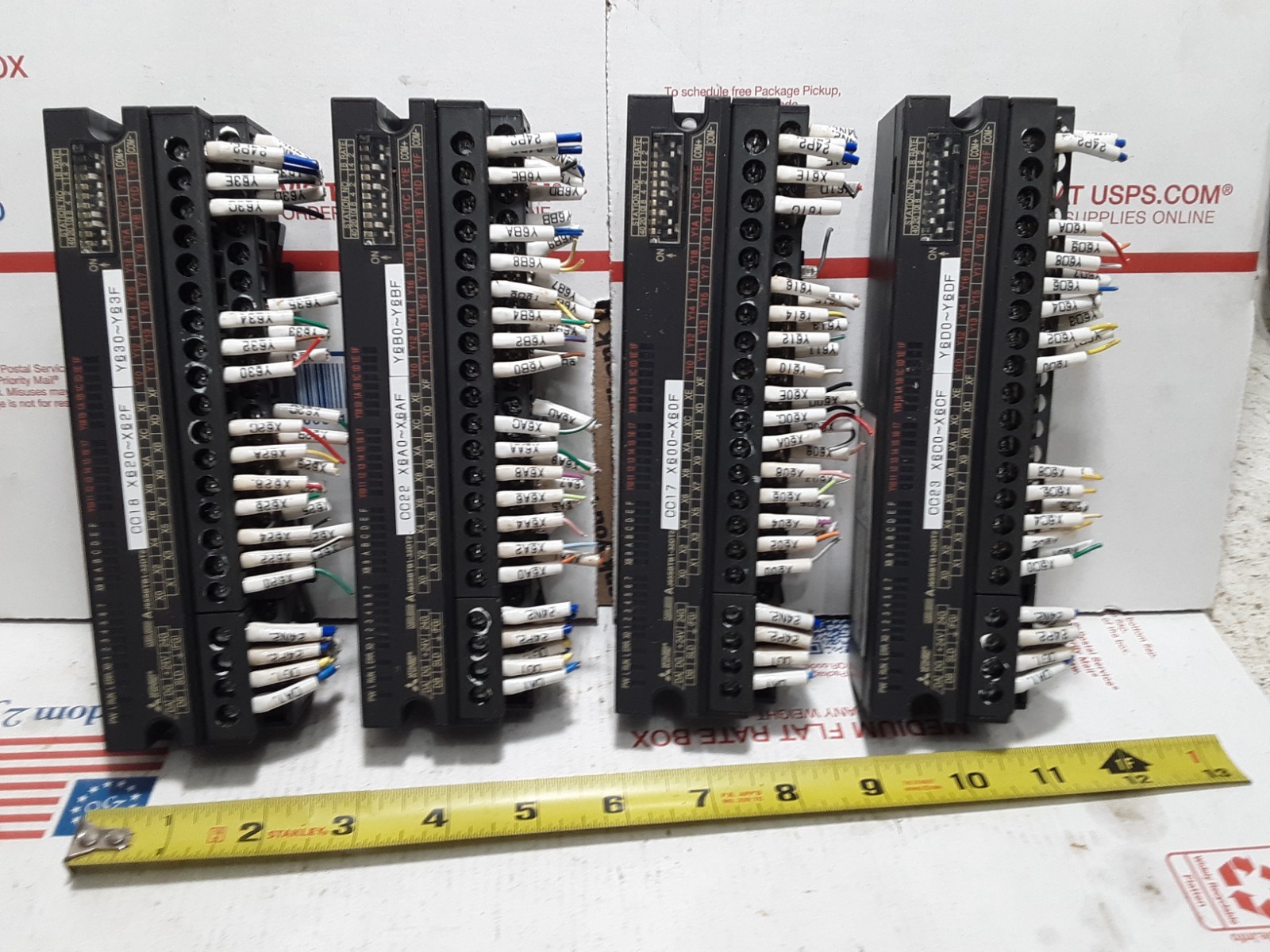 (1 lot of 4) Mitsubishi Input / Output Unit AJ65SBTB1-32DT2