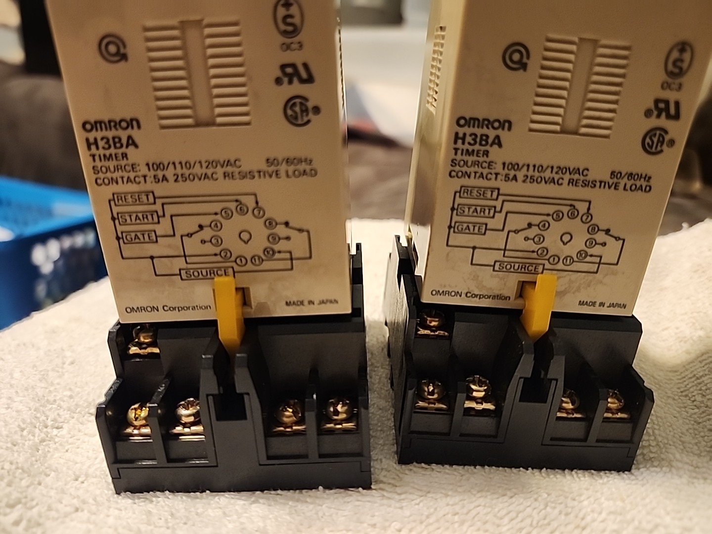 2) OMRON MULTI RANGE TIMER TIMING RELAY 8 PIN 120 VAC LOT OF 2