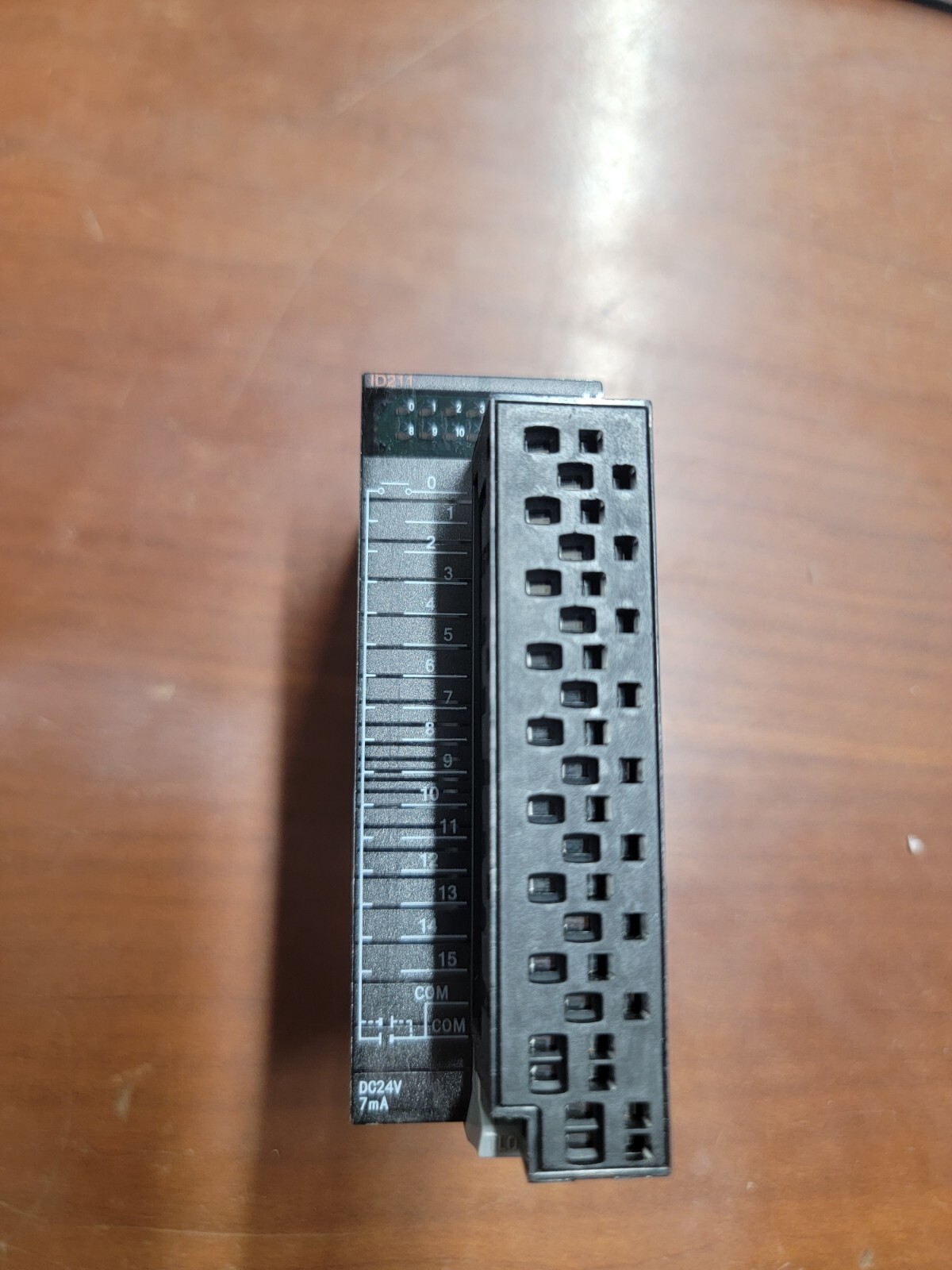 1PCS Omron CJ1W-OC211 16-point relay contact output unit CJ1WOC211