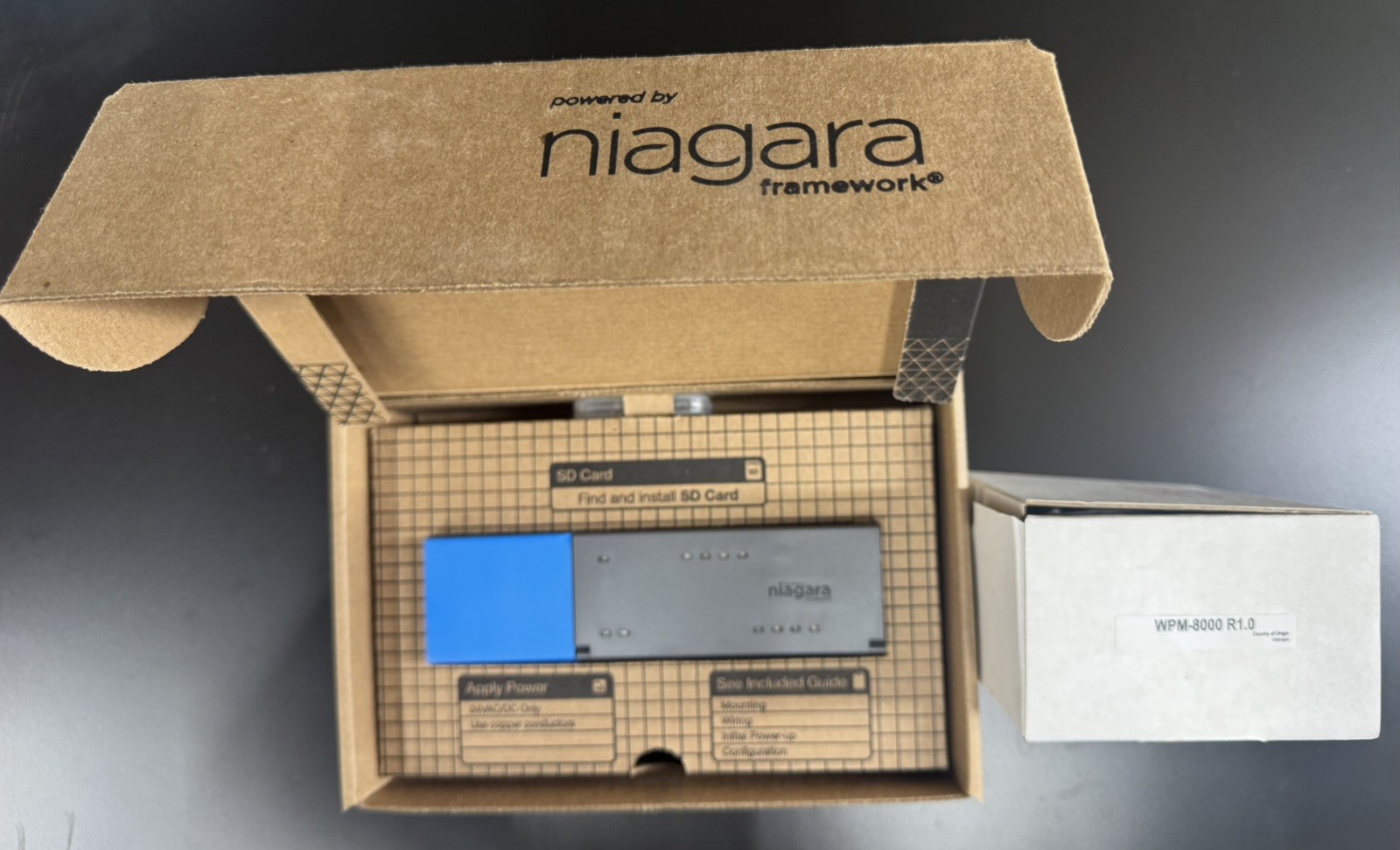 Niagara Vykon Jace-8000 Controller with Power Supply