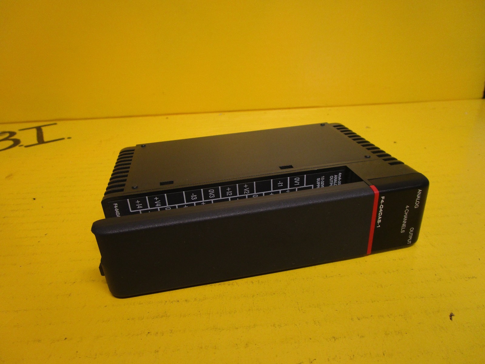 PLC DIRECT 4 CHANNEL OUTPUT MODULE F4-04DAS-1 12-32Vdc F404DAS1