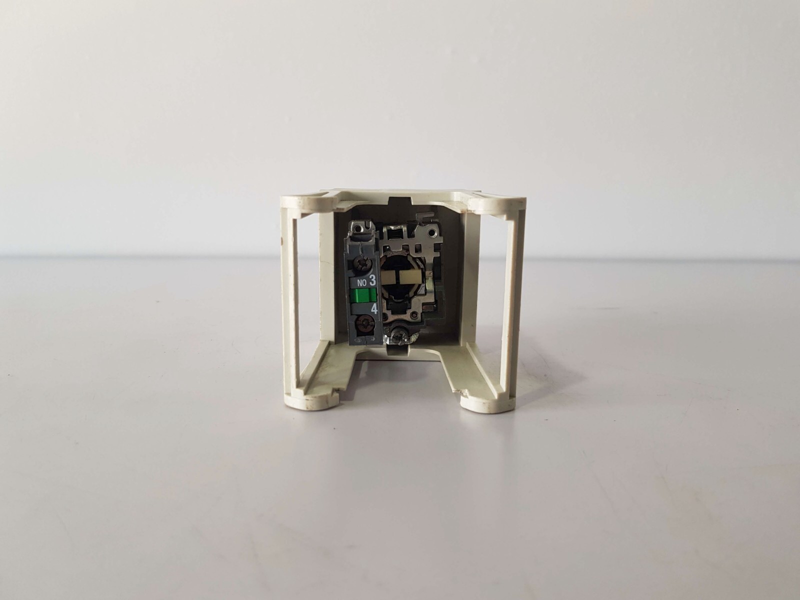 TELEMECANIQUE SELECTOR SWITCH CONTACT BLOCK ZBE-101