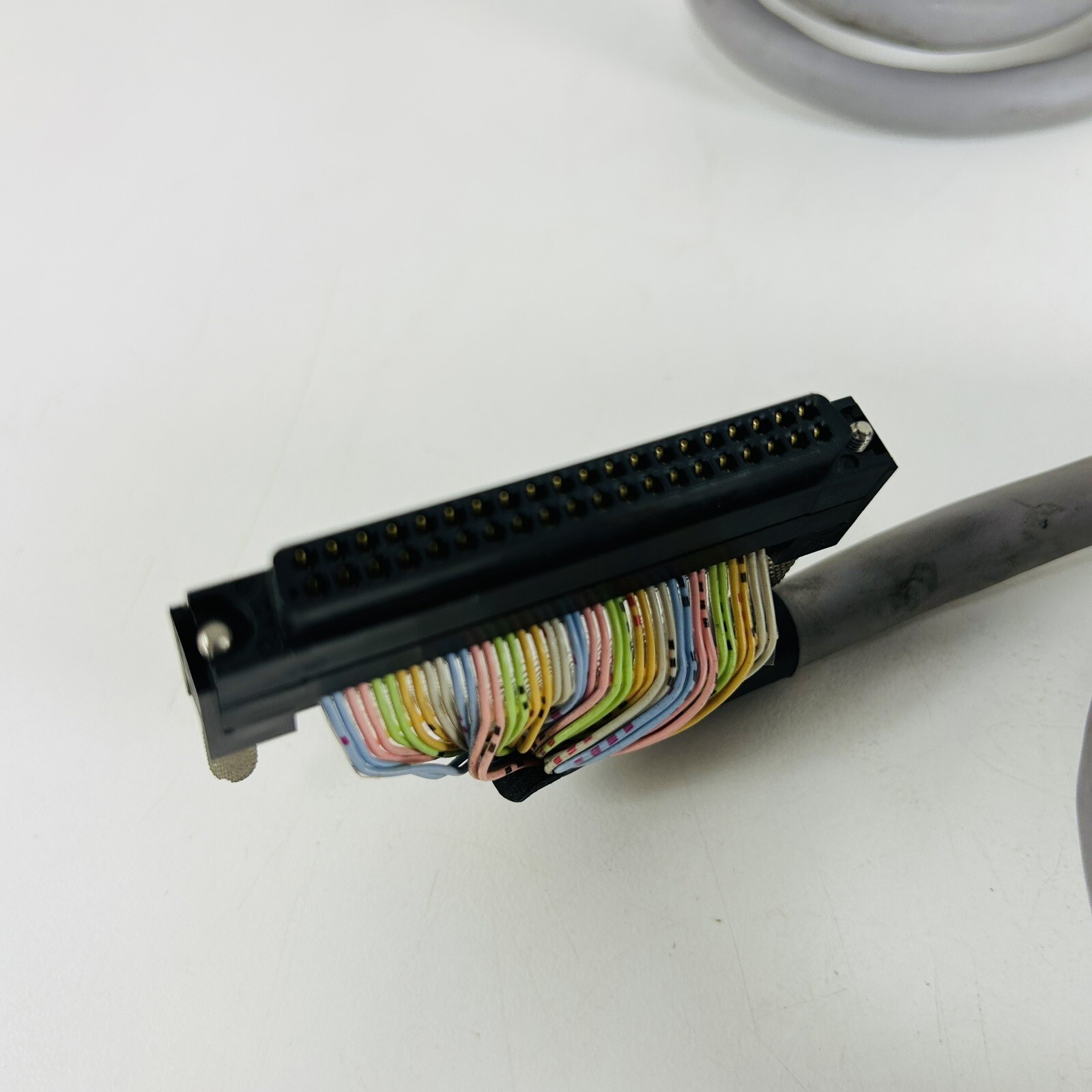 Omron PLC Cable XW2Z-100B XW2Z100B QTY (2)