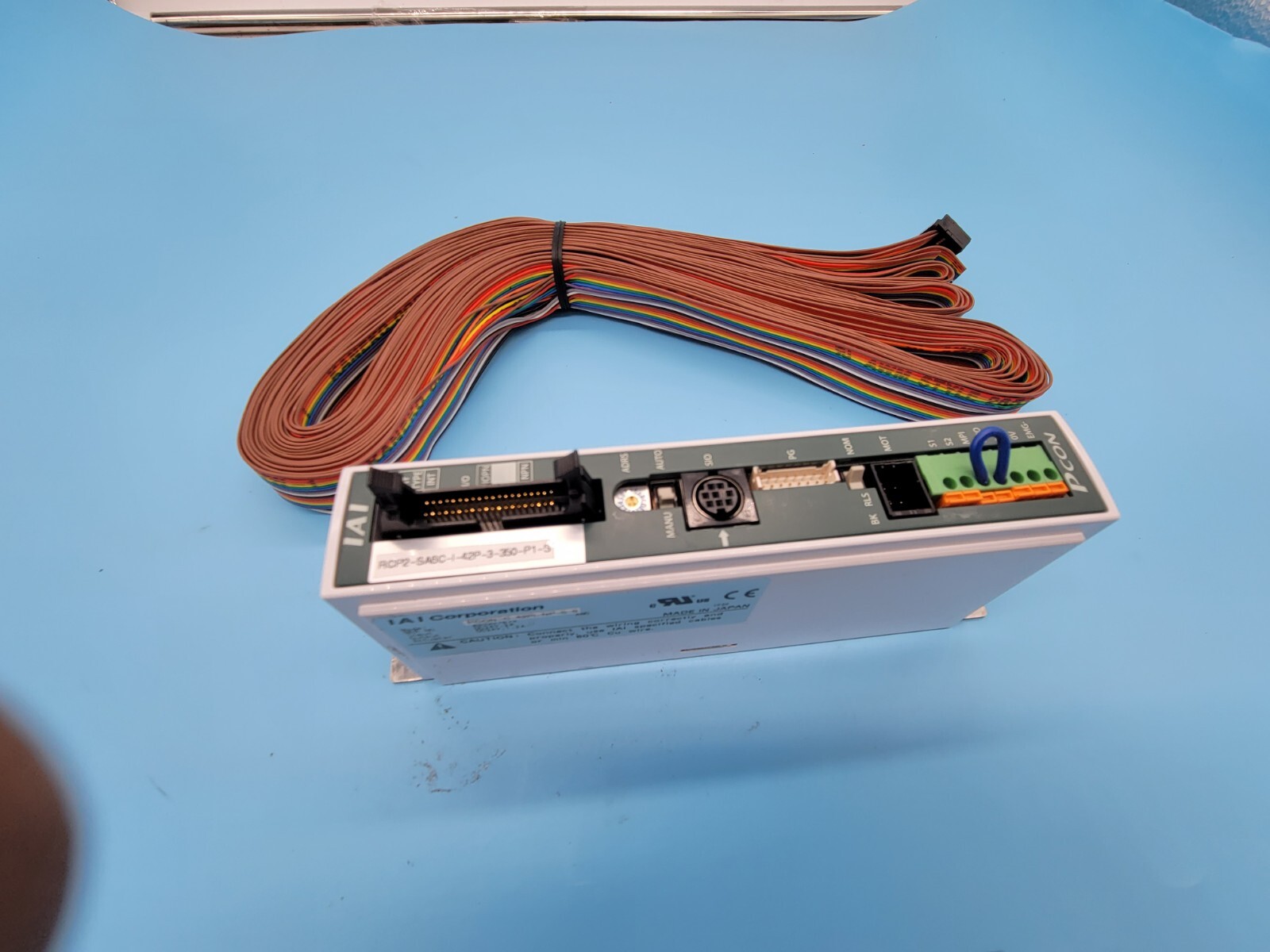 new IAI Corporation PCON-C-42PI-NP-5-0 Controller Positioner with cable
