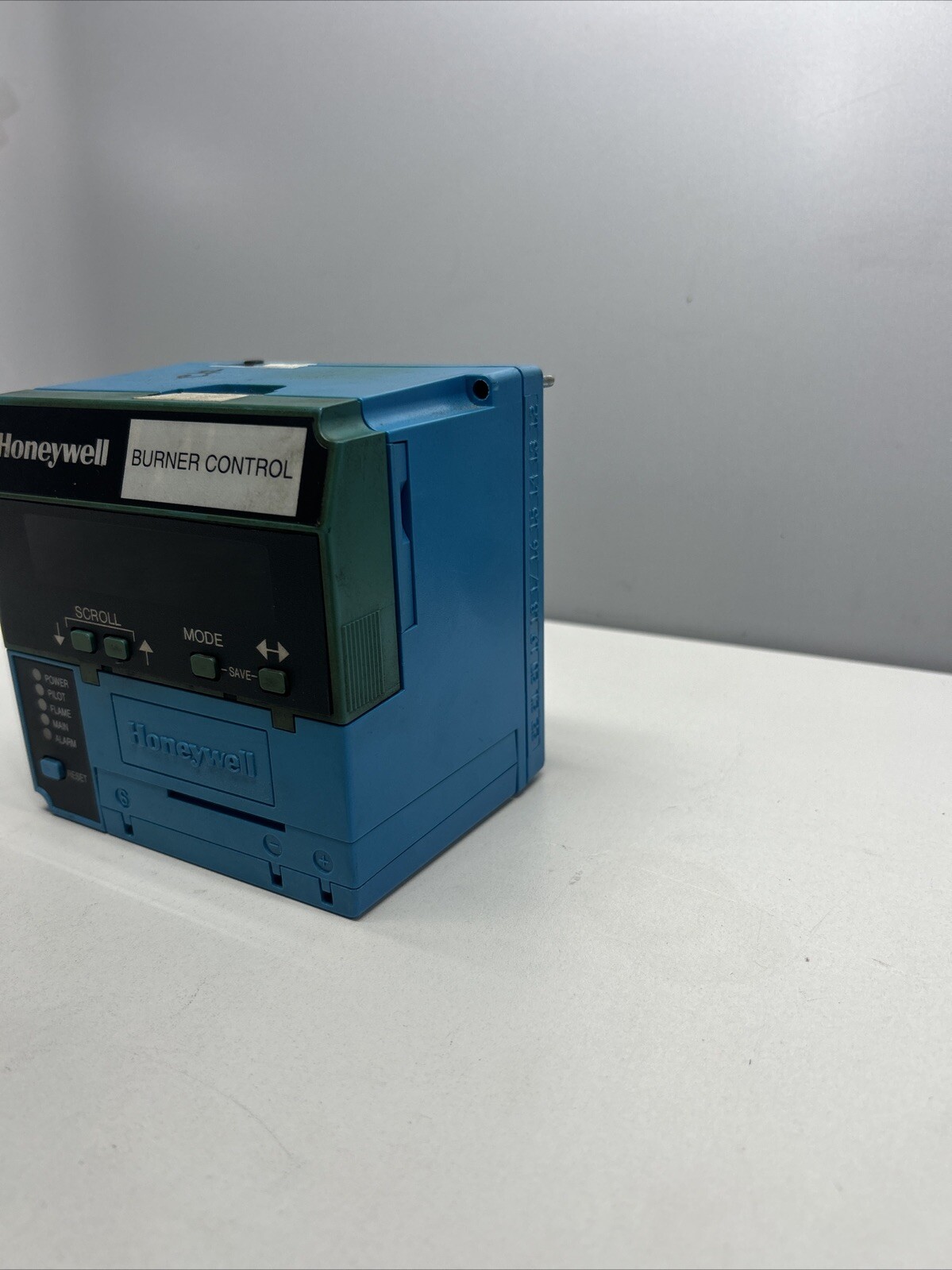 Honeywell Vapor RM7800L1046 Burner Control Module – FREE SHIPPING