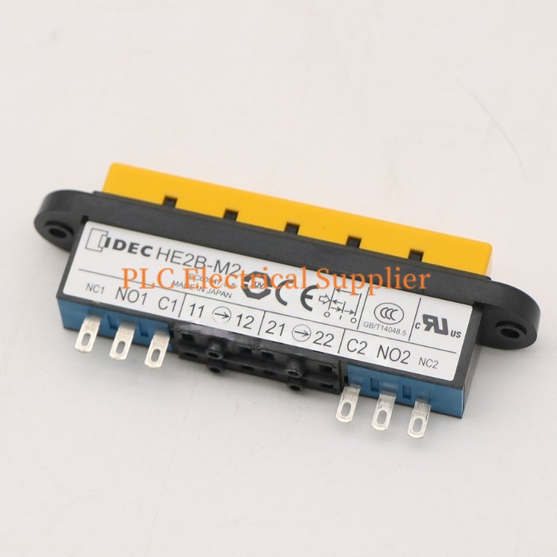 HE2B-M200 1X New HE2B-M200 IDEC HE2B enable switch HE2B-M2 Fast Delivery