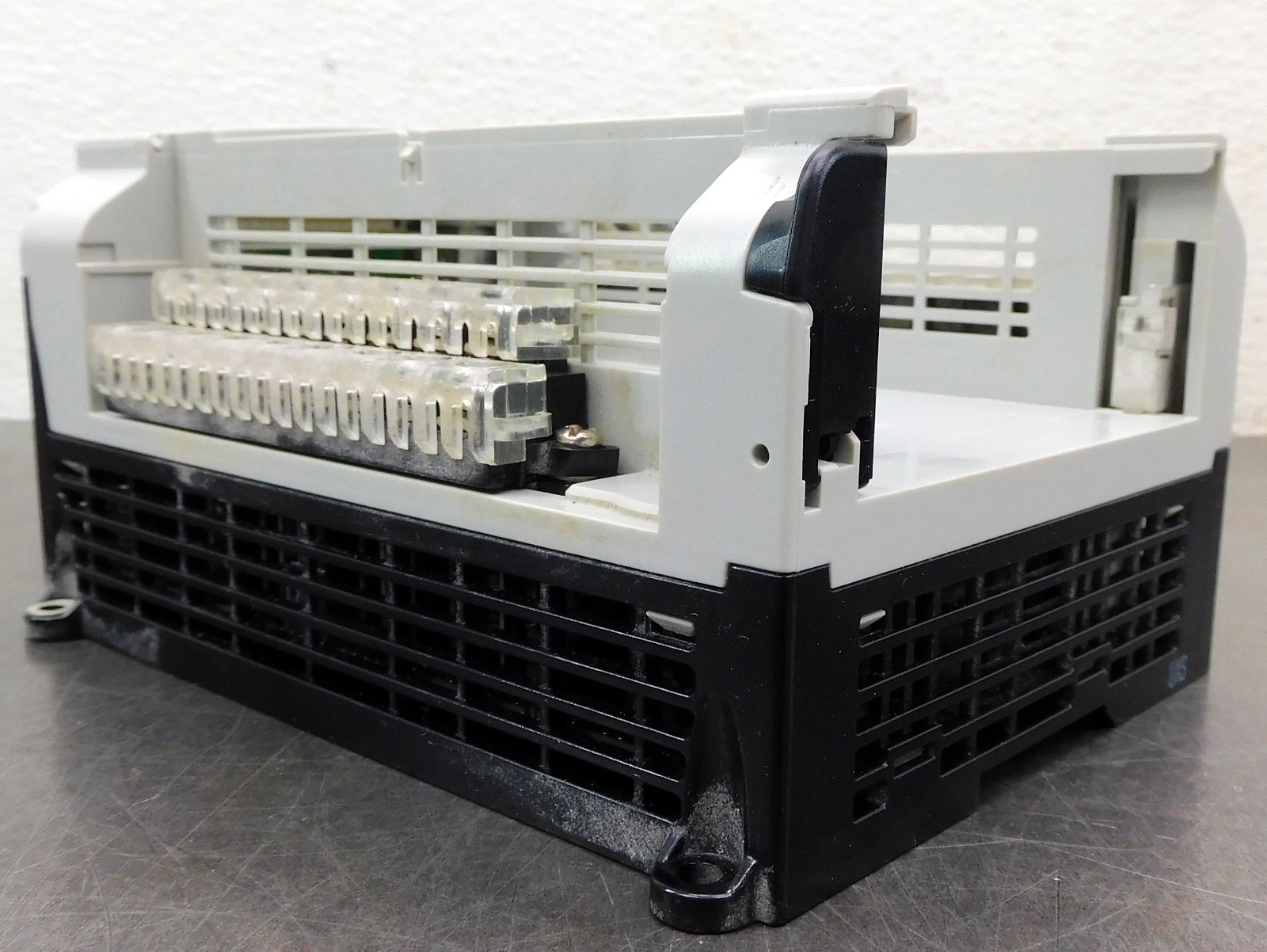 Allen Bradley 1764-24BWA MicroLogix Power Controller Base Unit 240/24V AC/DC
