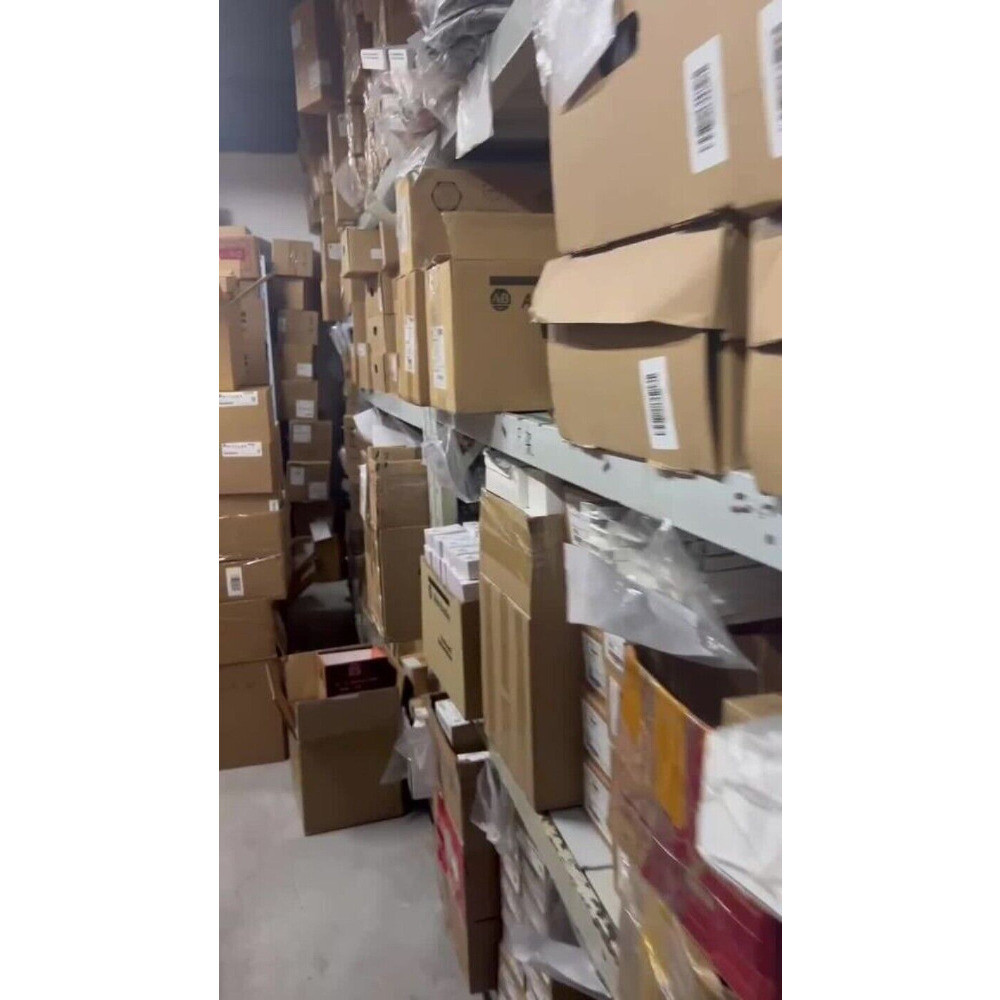 E82EV751K4C200 NEW LENZE E82EV751_4C200 Inverter 8200 Vector 0.75kW