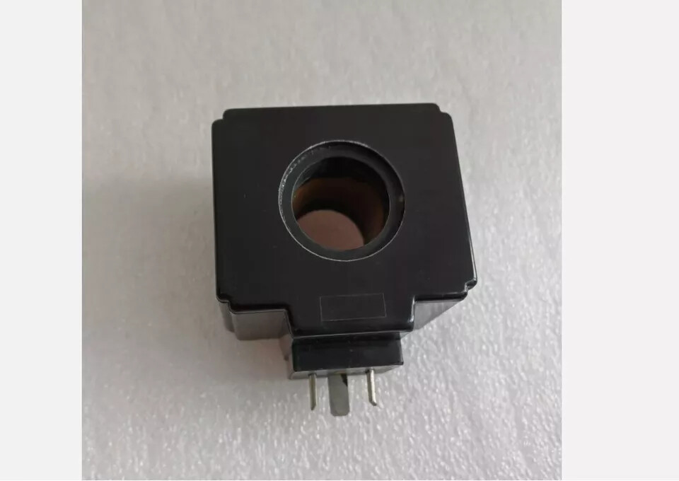 1pcs New Vickers Solenoid Valve Coil 617499 115 VAC 60HZ