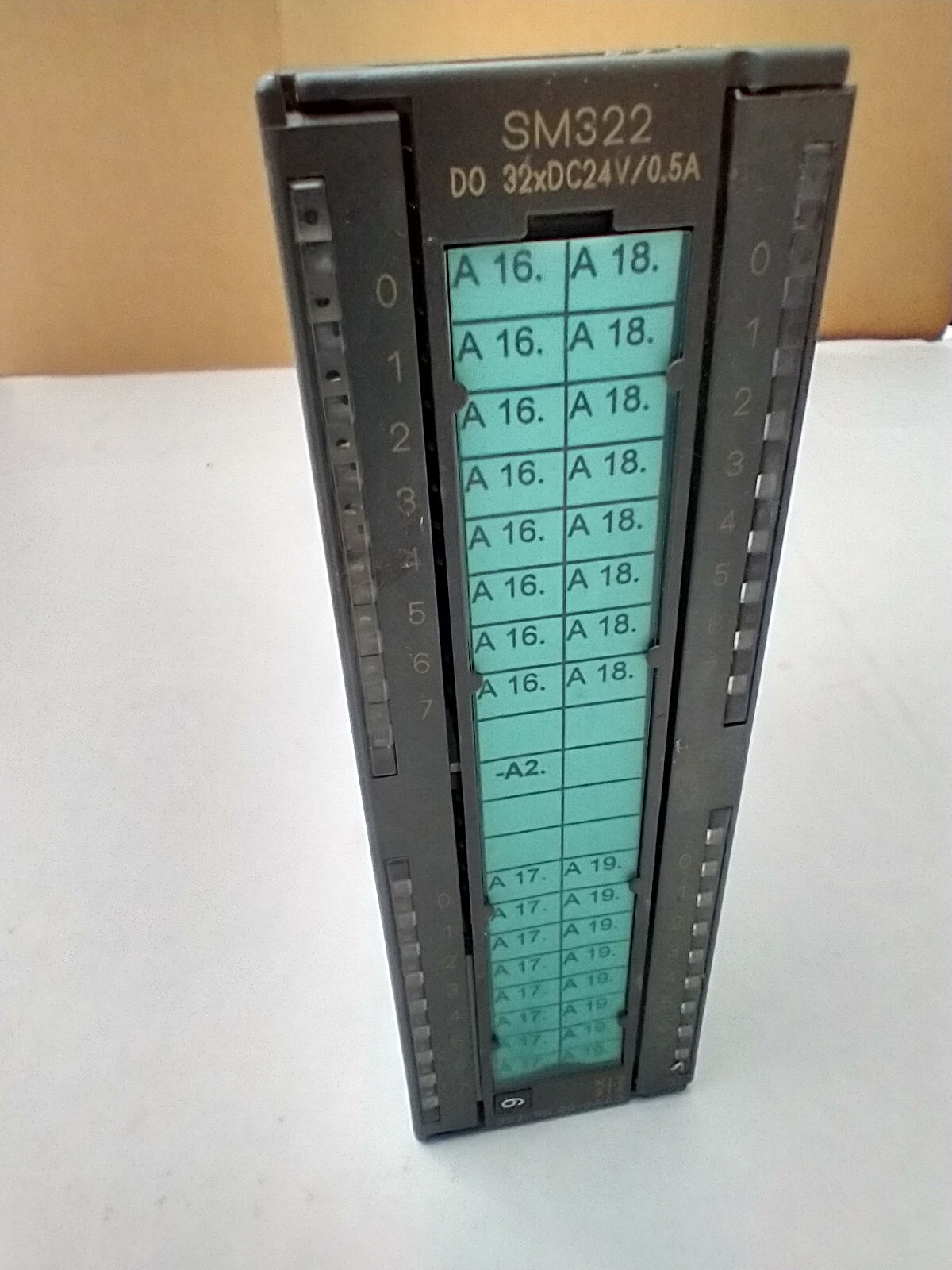 SIEMENS 6ES7322-1BL00-0AA0 Output Module. Simatic S7. 6ES7 322-1BL00-0AA0. Used