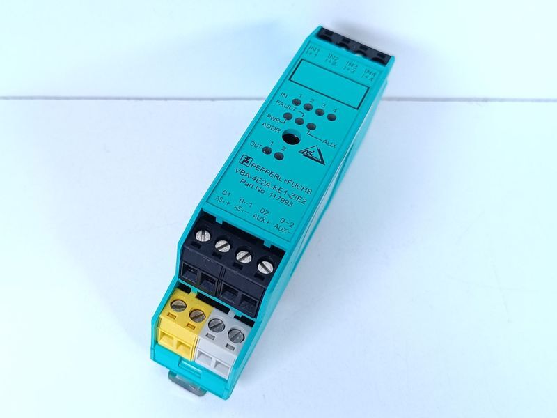 Pepperl+Fuchs VBA-4E2A-KE1-Z/E2 Part No.: 117993 EXCELLENT CONDITION