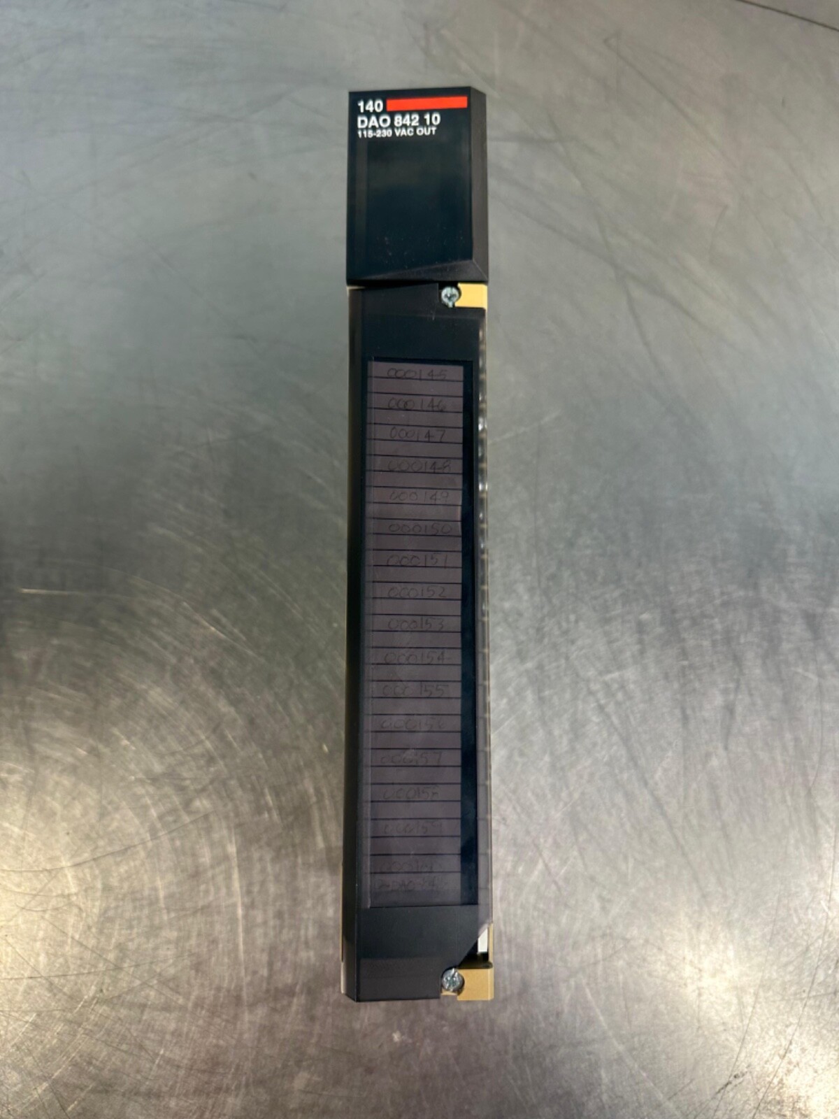 Schneider – 140 DAO84210 Output Module, 115-230VAC, (3B-29)