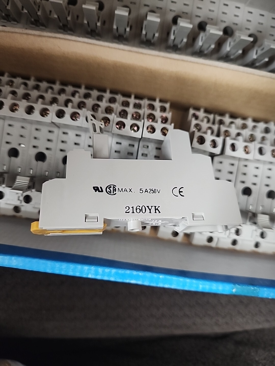 NEW ONE OMRON P2RF-08-E Relay Socket Base (1X)