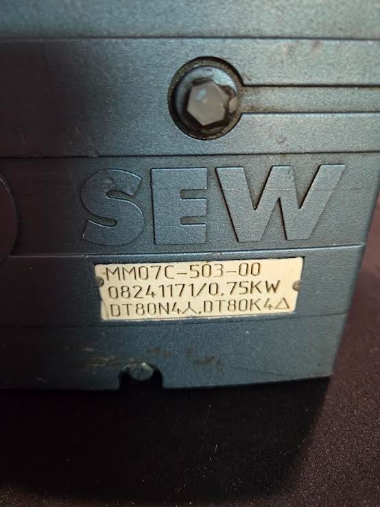 SEW Eurodrive MM07C-503-00 0,75kW 08241171 Drive Inverter Used USA $199