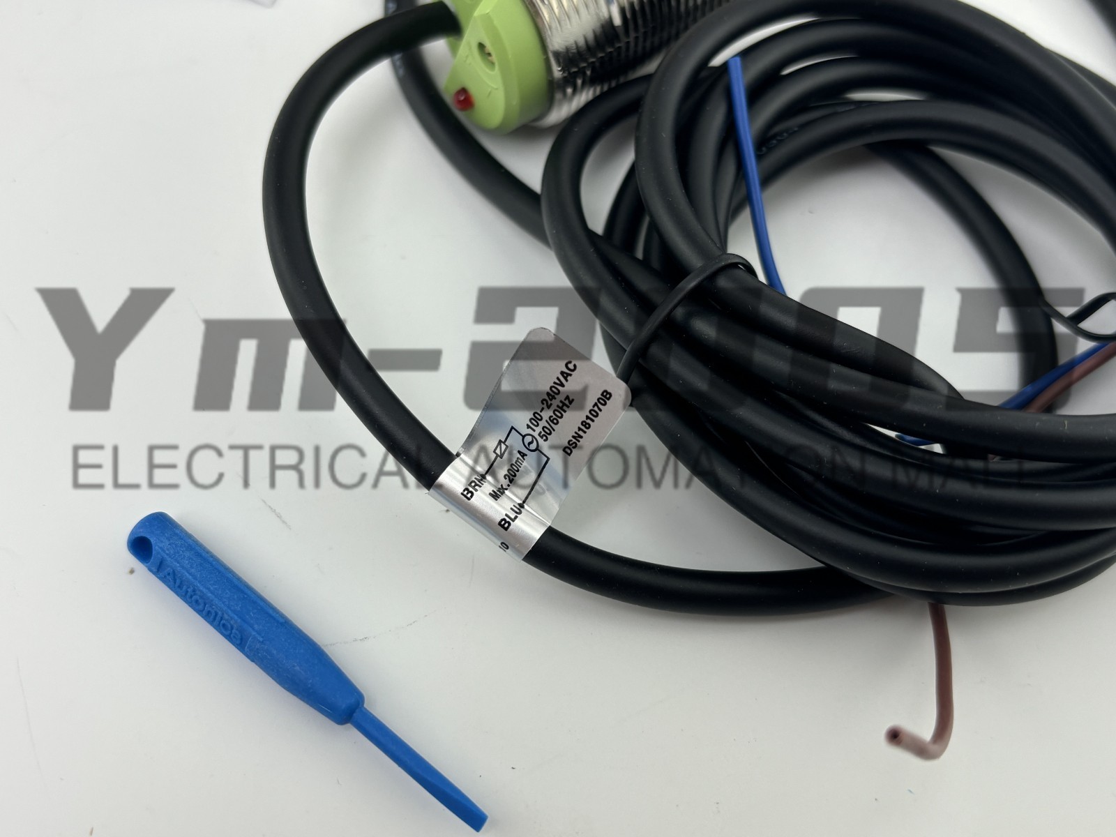 1QTY Brand New ones AUTONICS CR30-15AO