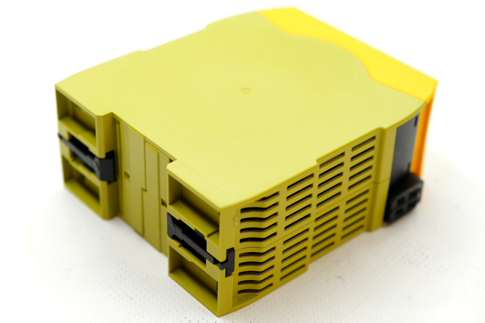 Pilz PNOZ M B1 (772101) Configurable Controller