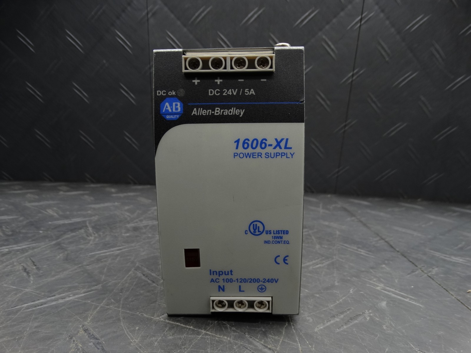 Allen-Bradley 1606-XL120D Power Supply 24V DC Output