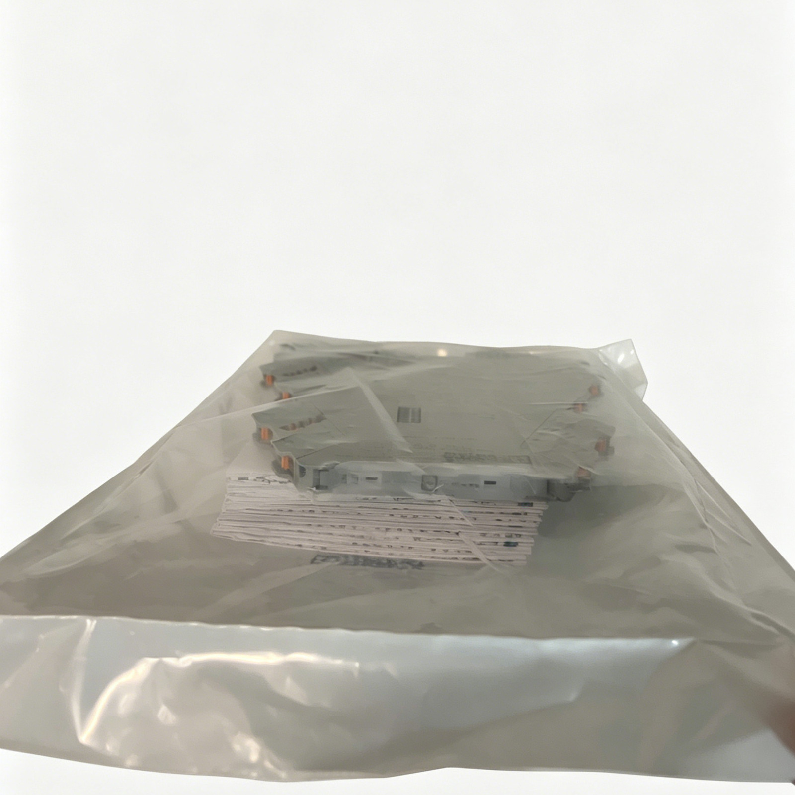 Brand New PHOENIX CONTACT MINI MCR-2-UNI-UI-2UI-PT 2905028 Isolator