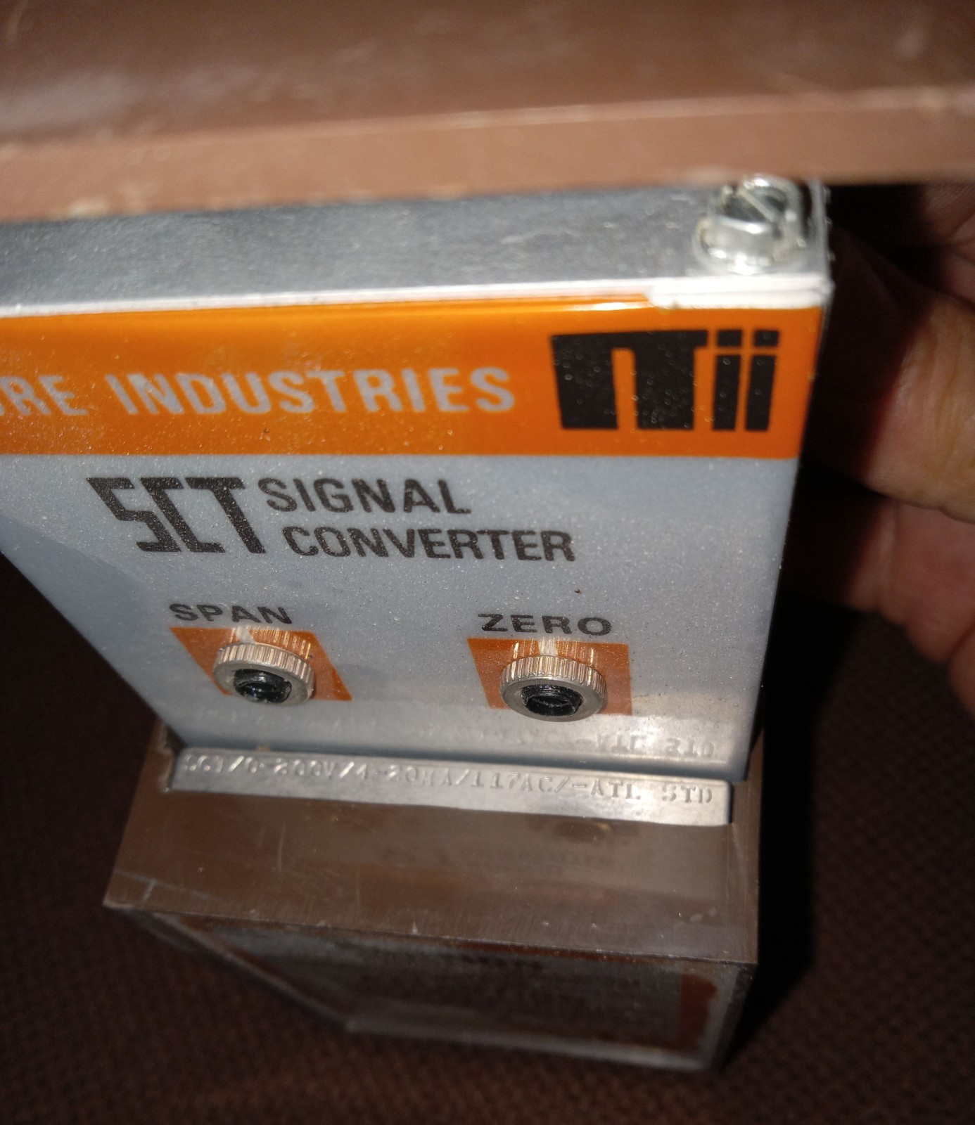 Moore SCT /0-200V/4-20MA/117AC/-ATL STD Sct Signal Converter