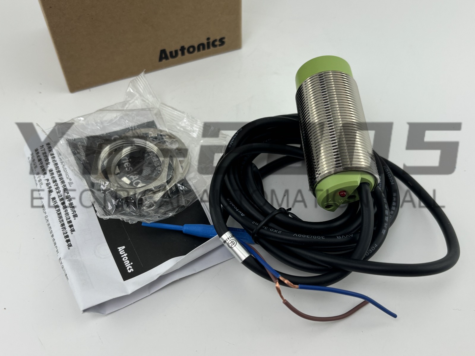 1QTY Brand New ones AUTONICS CR30-15AO
