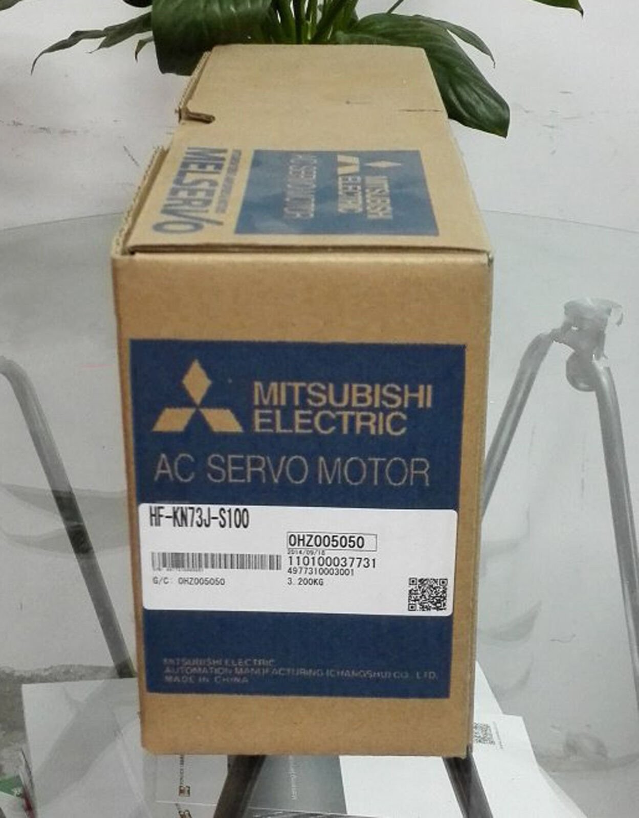 Servo Motor HF-KN73J-S100 IN BOX New Mitsubishi Free Shipping