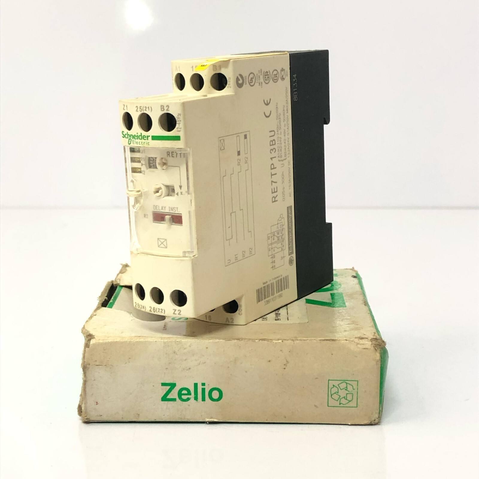 SCHNEIDER ZELIO RE7TP13BU ON DELAY TIMER RELAY
