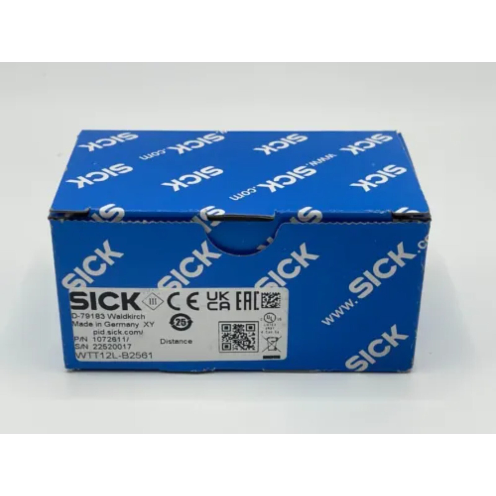 NEW SICK WTT12LB2561 1072611 WTT12L-B2561 Laser Photoelectric Sensor