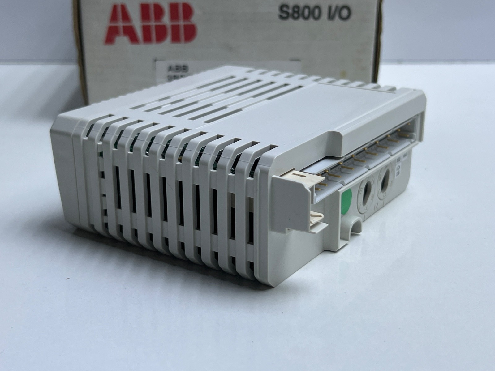 1PCS New ABB DO820 Digital Output Relay Modules 3BSE008514R1 Expedited Shipping