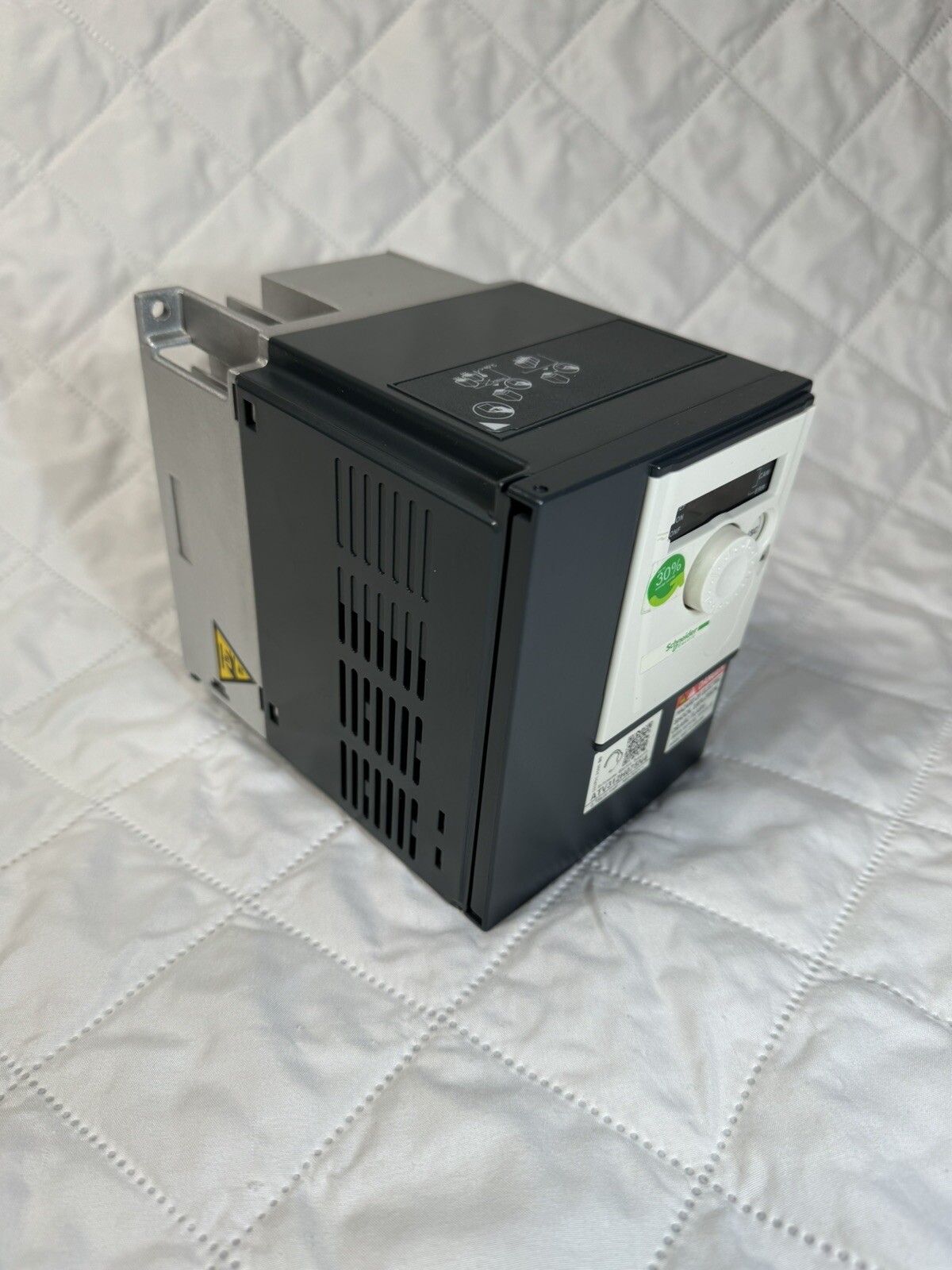 1PC sealed Schneider ATV312H075N4 Frequency Converter used