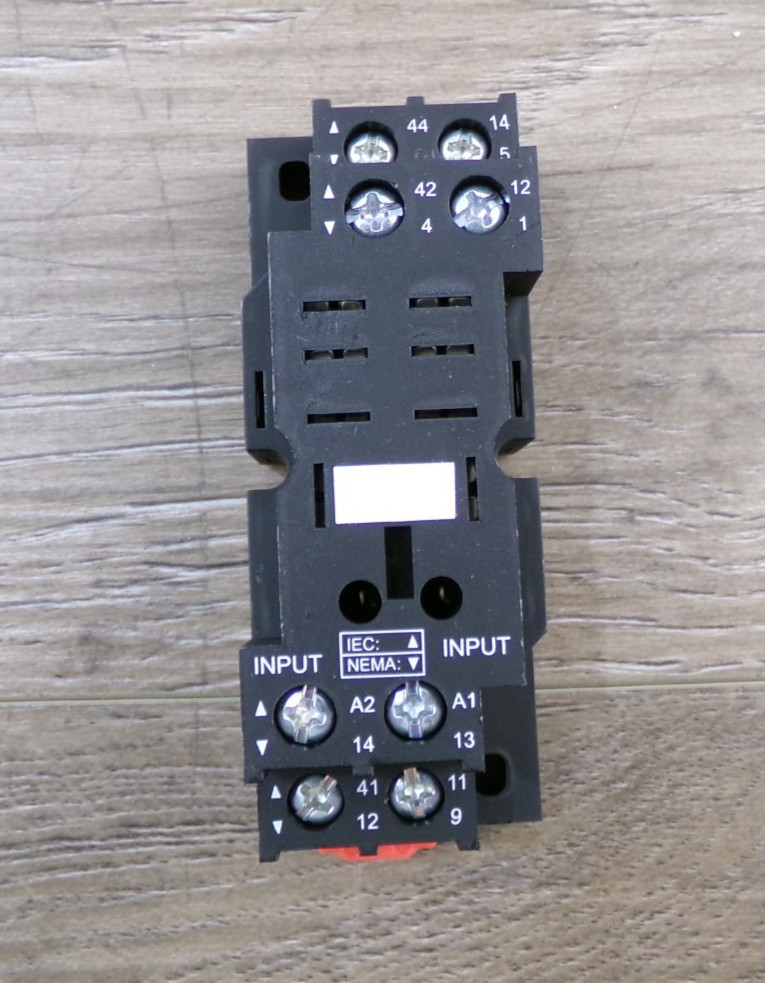 New Schneider-RPZF2 Control Relay Socket Base (Box of 8) S7