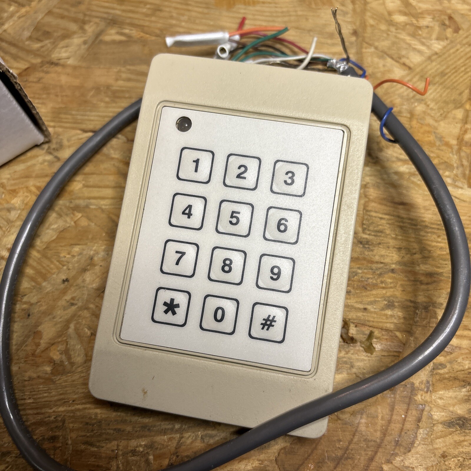 HID Indala FP5067B Membrane keypad reader, 8-bit burst/buffered, beige Color