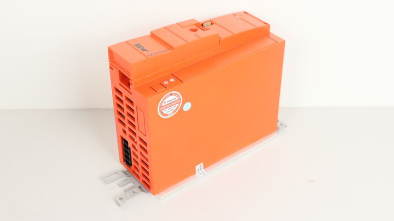 SEW EURODRIVE MC07B0008-5A3-4-00 0.75kW 400V + BW072-003 UNUSED & ORIGINAL PACKAGING