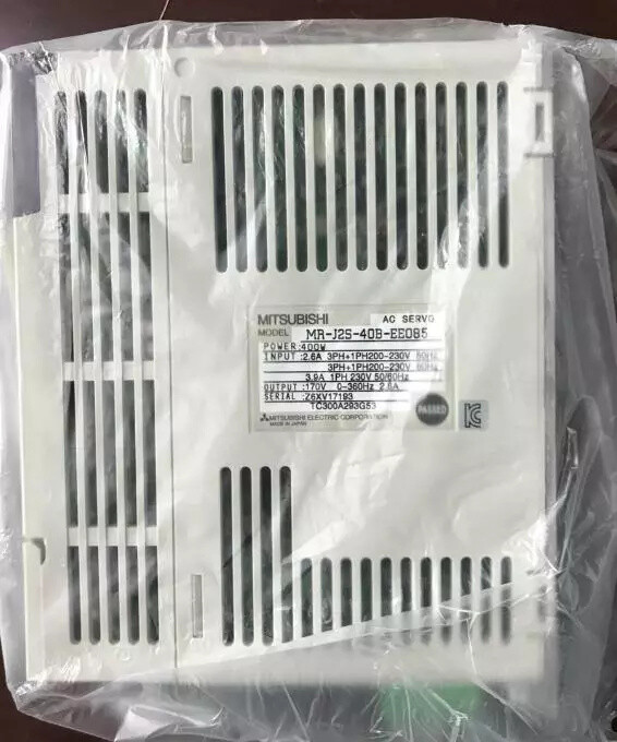 One Mitsubishi MR-J2S-40B-EE085 MRJ2S40BEE085 Servo Driver New