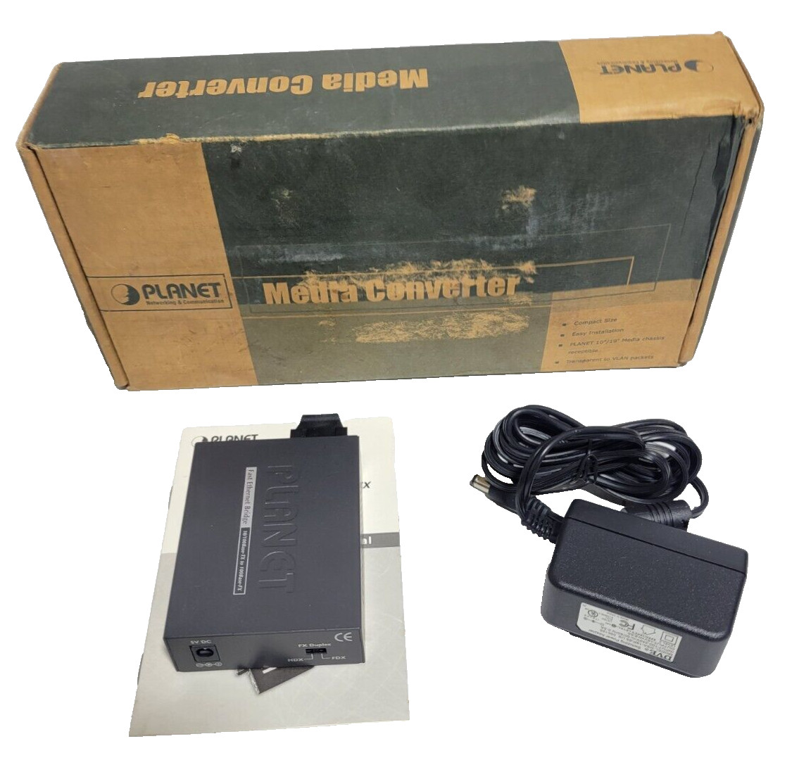 PLANET TECHNOLOGY FT-802 MEDIA CONVERTER NEW.