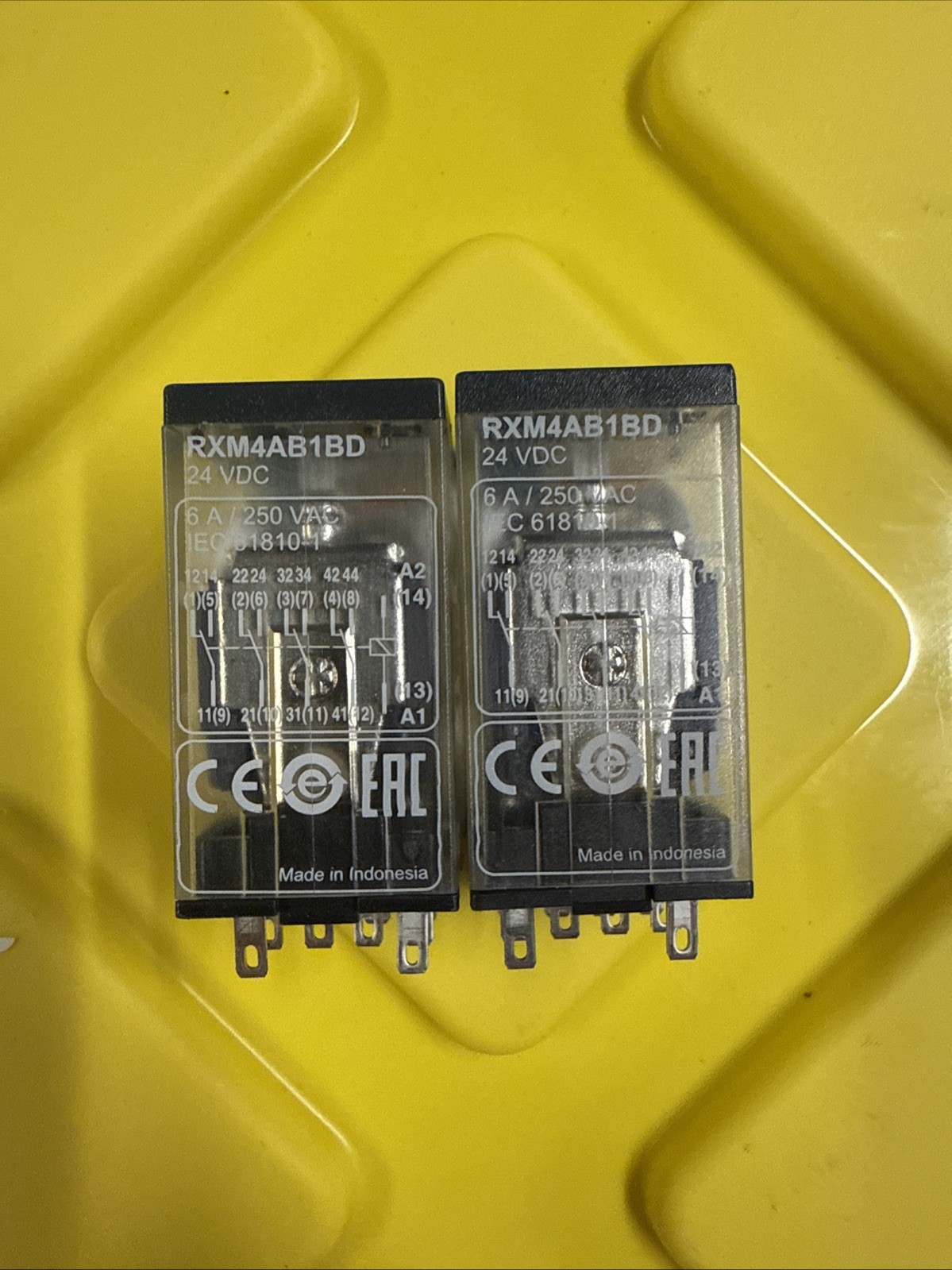2 – RXM4AB1BD Miniature Plug-in relay – Zelio 14 Pins 24VDC 6A SCHNEIDER USA
