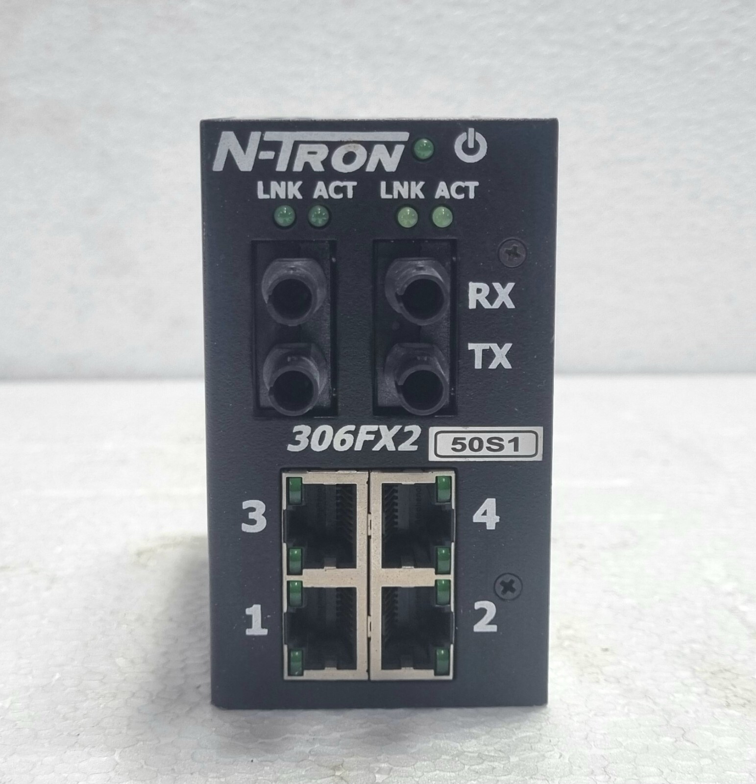 N-Tron 306FX2-ST Industrial Ethernet Switch | N-Tron 306FX2 #1 No Din Rail Lock