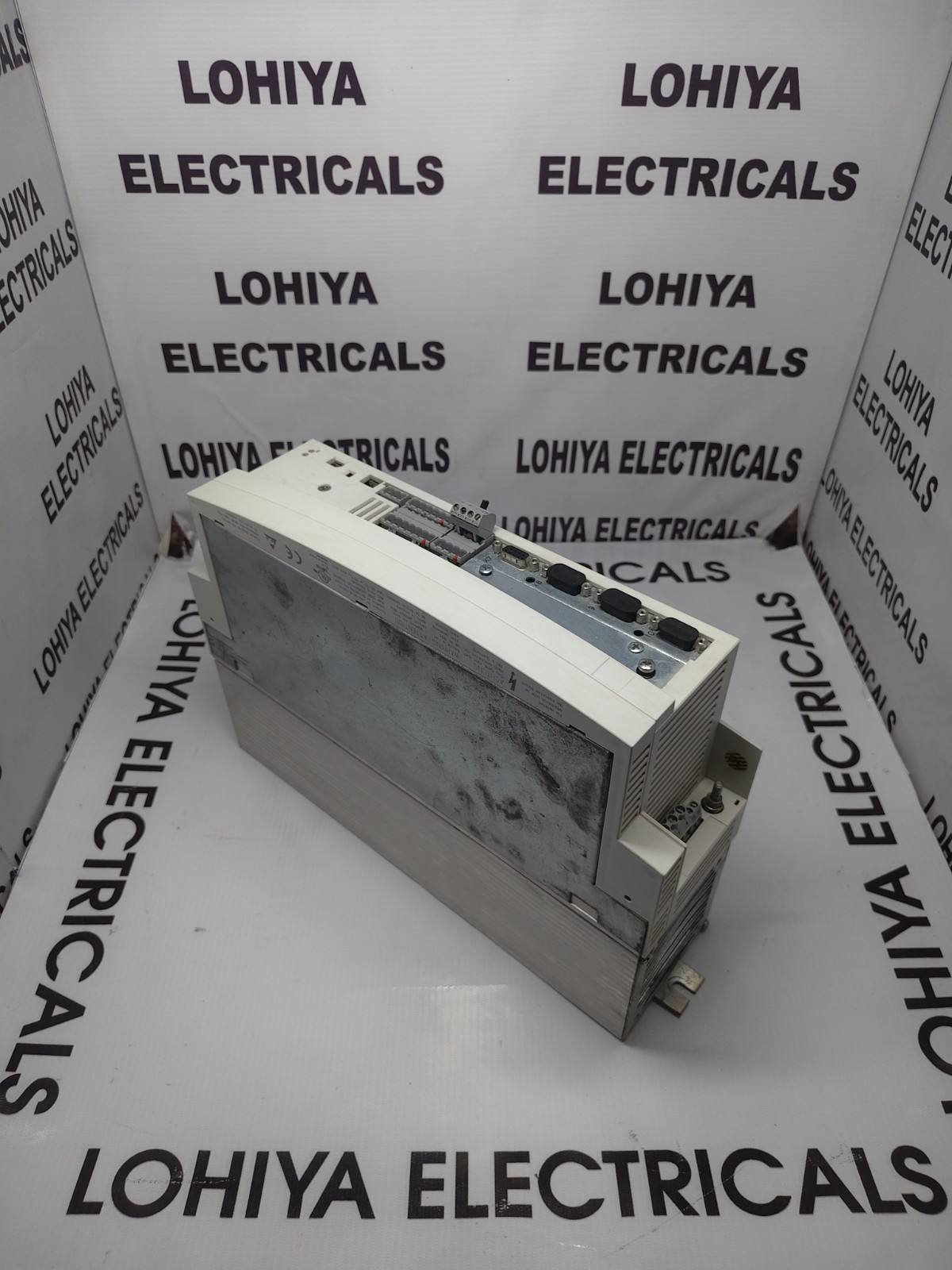 LENZE EVS9324-EP SERVO CONTROLLER ( USED CONDITION )
