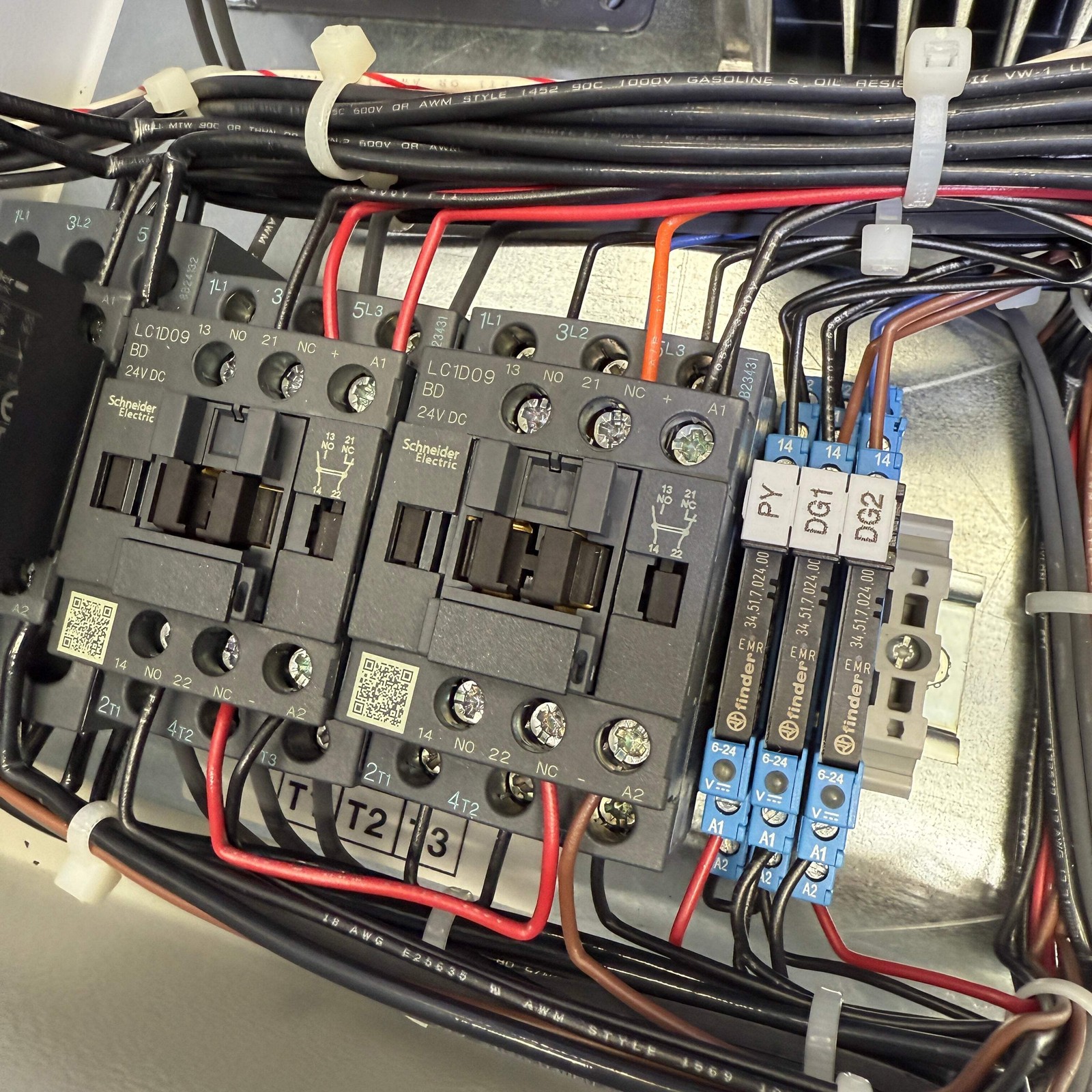 Microprocessor-Based Enclosed Elevator Control Panel w/ MITSUBISHI FR-D700 VFD