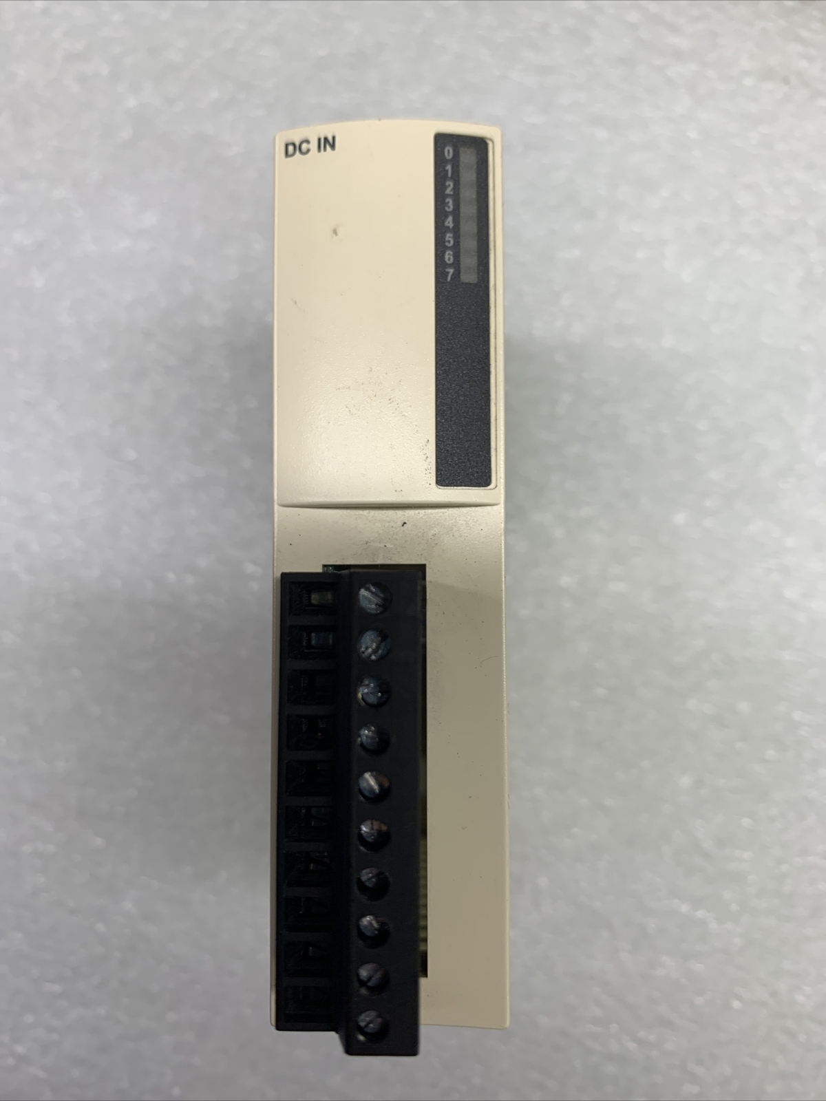 (UP TO 4) Schneider TM2DDI8DT PLC Expansion Module Digital Input Card