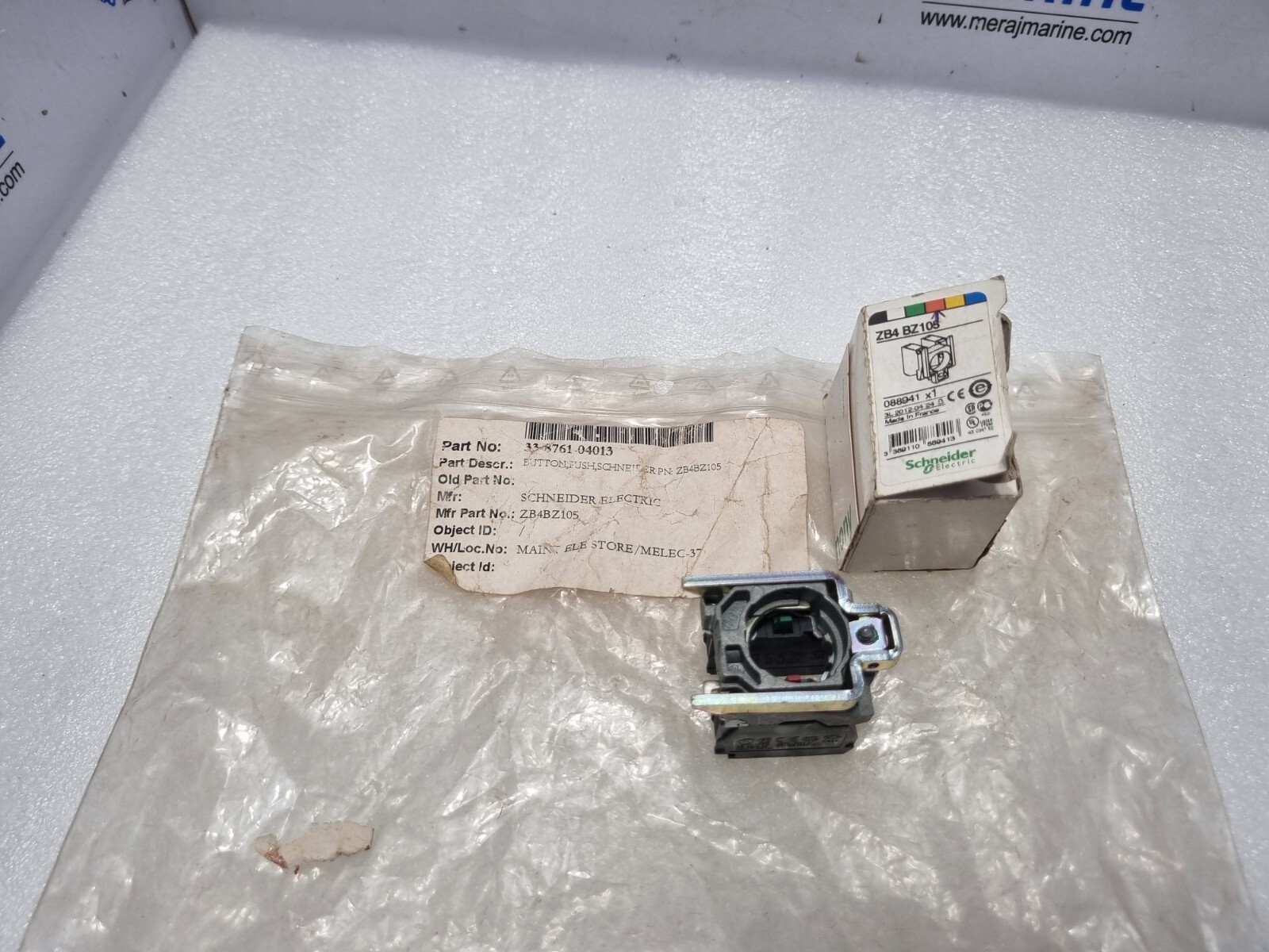 Schneider Electric ZB4 BZ105 Push Button ZB4BZ105 / ZBE-101