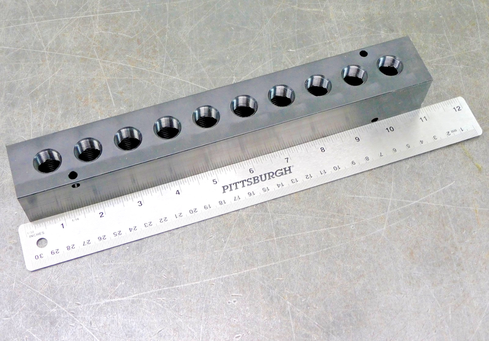 Polyconn PCM30-375R-10B 90° 20 3/8″ NPT Out 1/2″ NPT IN