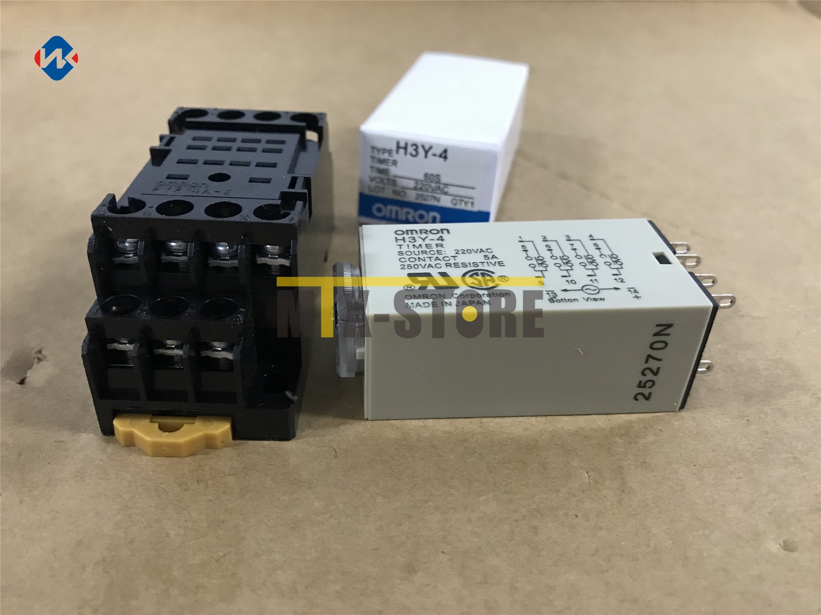 1PCS New OMRON PYFZ-14A-E Relay Base Socket with relay H3Y-4 replce PYF14A-E